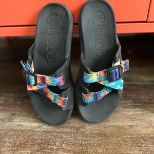 Girls, tie-dye Chaco sandals